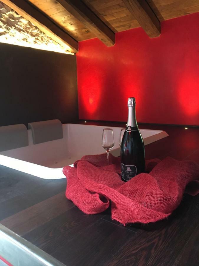 Sotto Le Stelle Hotel Pieve di Teco ภายนอก รูปภาพ